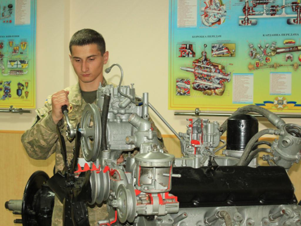 Коротко про кафедру автомобілів та автомобільного господарства